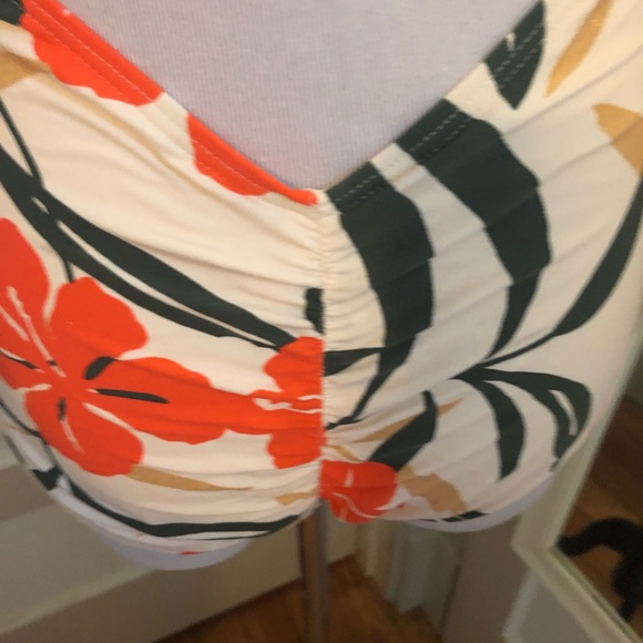 Vince Camuto swimsuit - Picture 6 of 10